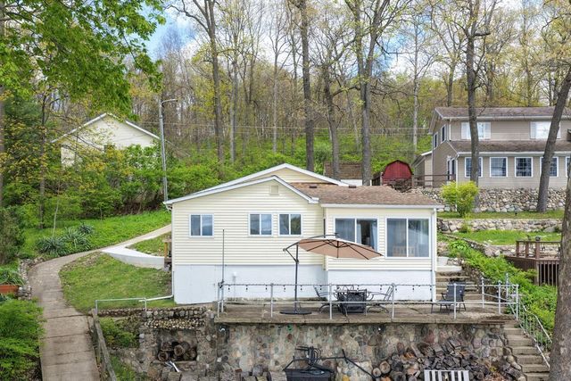58484 E Clear Lake Road, Three Rivers, MI 49093