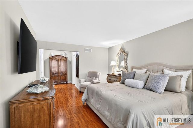 3 Driftwood Court, Monroe, NJ 08831