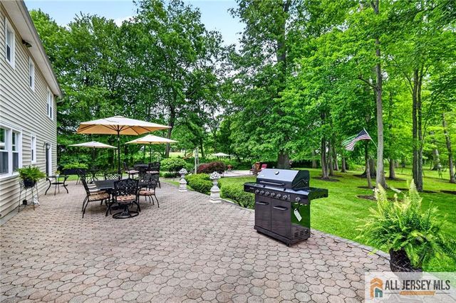 3 Driftwood Court, Monroe, NJ 08831