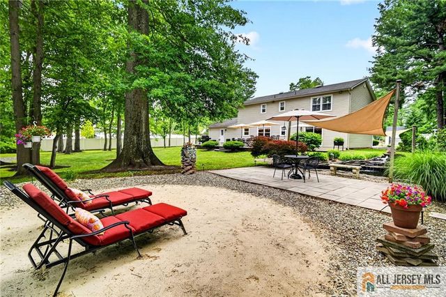 3 Driftwood Court, Monroe, NJ 08831