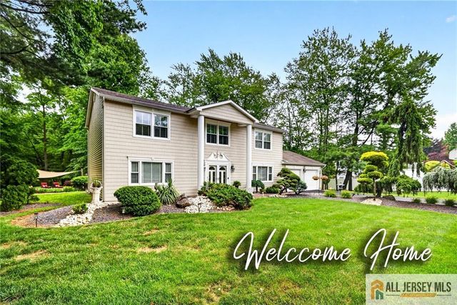 3 Driftwood Court, Monroe, NJ 08831