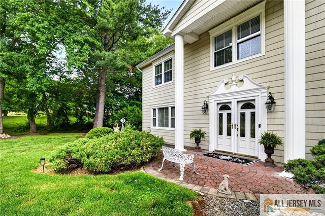 3 Driftwood Court, Monroe, NJ 08831