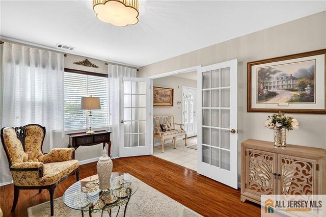 3 Driftwood Court, Monroe, NJ 08831