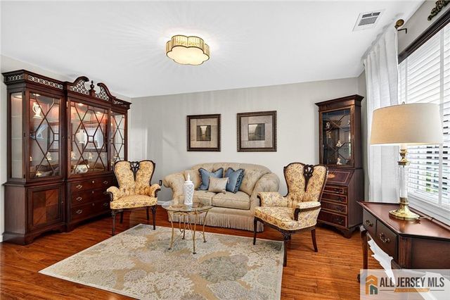 3 Driftwood Court, Monroe, NJ 08831