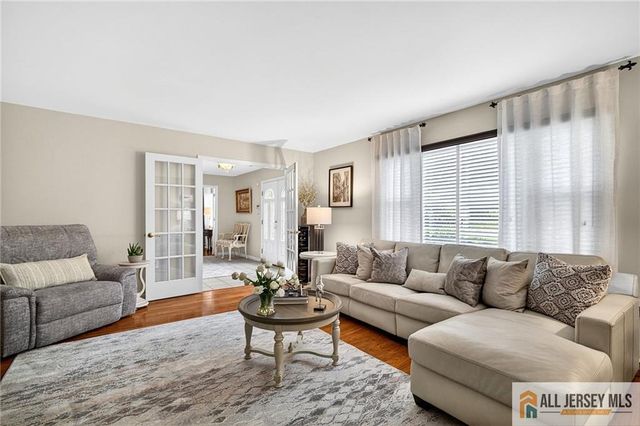 3 Driftwood Court, Monroe, NJ 08831