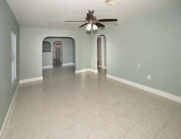 4826 Bristol Street, Houston, TX 77009