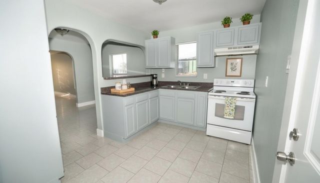 4826 Bristol Street, Houston, TX 77009