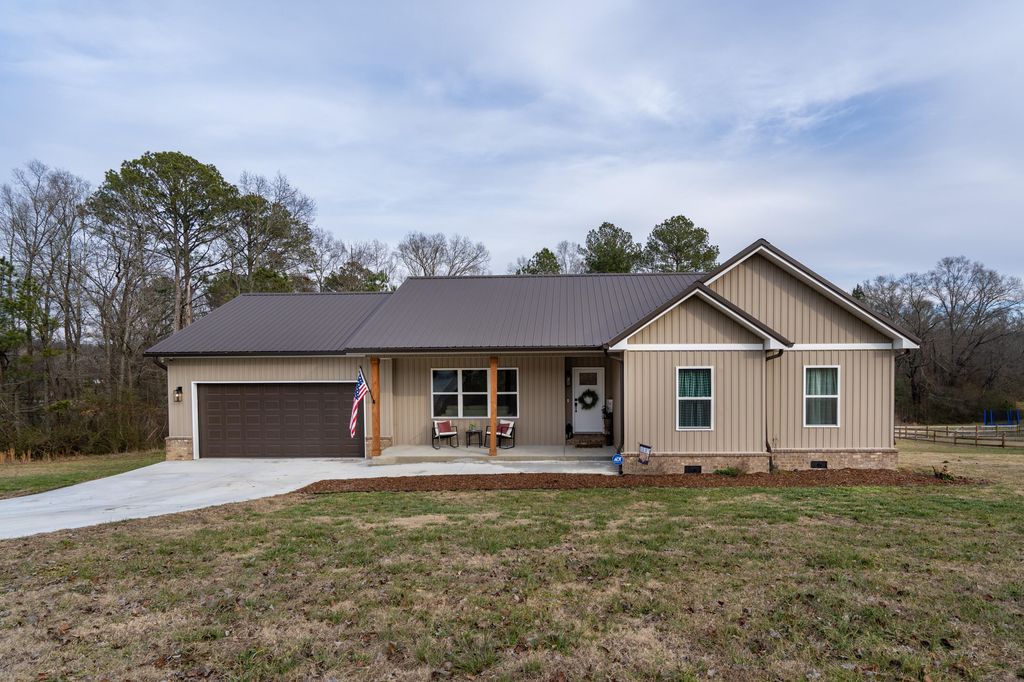 5232 Apison Road, Cohutta, GA 30710