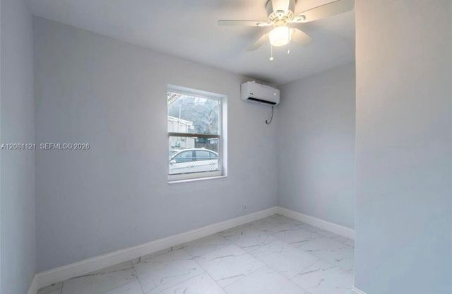 425 NW 14th Way, Fort Lauderdale, FL 33311