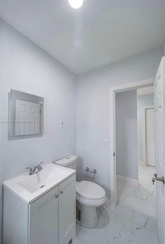 425 NW 14th Way, Fort Lauderdale, FL 33311