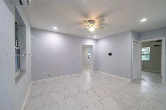 425 NW 14th Way, Fort Lauderdale, FL 33311