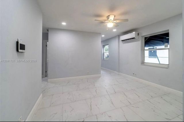425 NW 14th Way, Fort Lauderdale, FL 33311