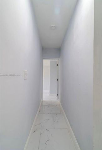 425 NW 14th Way, Fort Lauderdale, FL 33311