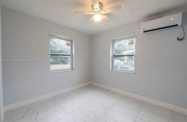 425 NW 14th Way, Fort Lauderdale, FL 33311