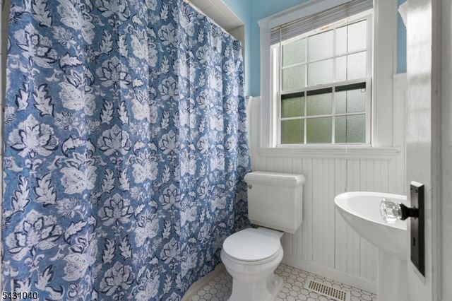119 Bell Ave, Hopatcong Boro, NJ 07843