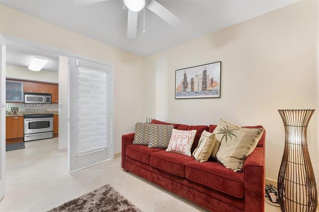 2011 N Ocean Blvd 1106, Fort Lauderdale, FL 33305