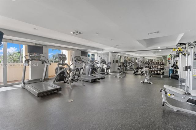 2011 N Ocean Blvd 1106, Fort Lauderdale, FL 33305