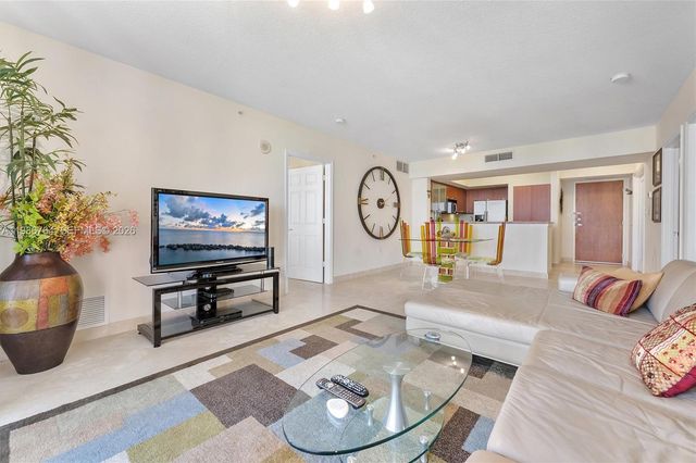 2011 N Ocean Blvd 1106, Fort Lauderdale, FL 33305