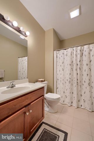 14 CHAMBERLAIN LN, Millersville, PA 17551