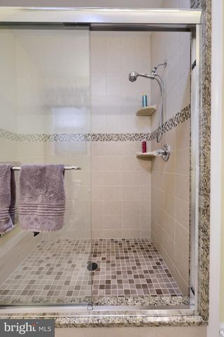 14 CHAMBERLAIN LN, Millersville, PA 17551