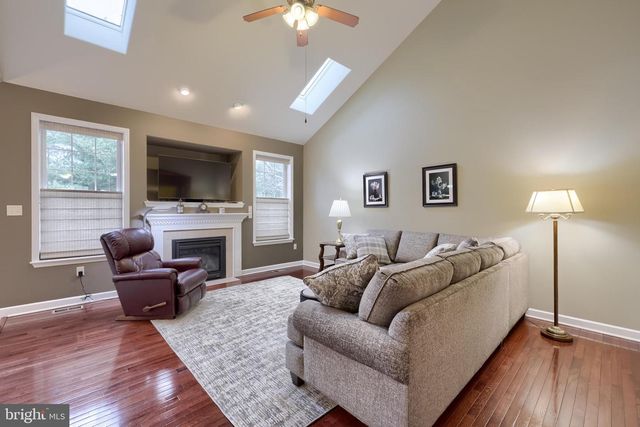 14 CHAMBERLAIN LN, Millersville, PA 17551