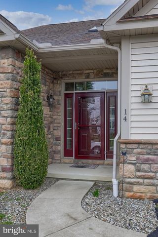 14 CHAMBERLAIN LN, Millersville, PA 17551
