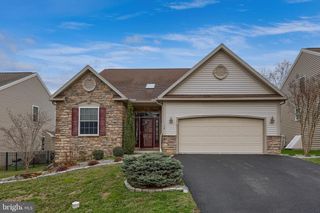 14 CHAMBERLAIN LN, Millersville, PA 17551