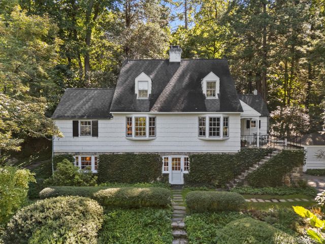 124 Seven Bridges Road, Chappaqua, NY 10514