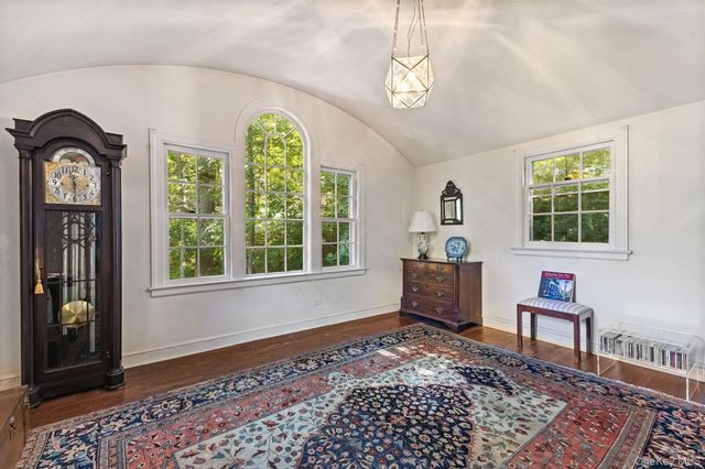 124 Seven Bridges Road, Chappaqua, NY 10514