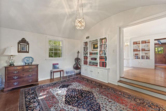 124 Seven Bridges Road, Chappaqua, NY 10514