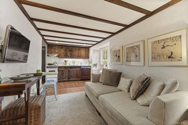 124 Seven Bridges Road, Chappaqua, NY 10514