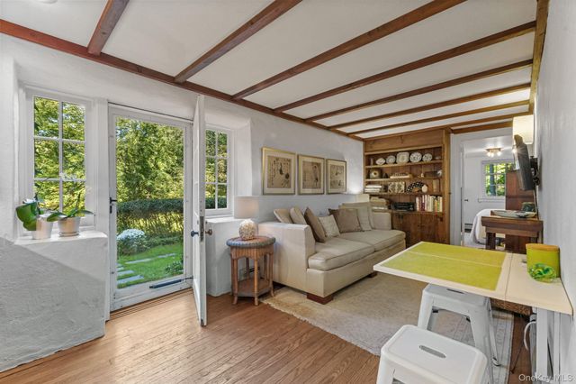 124 Seven Bridges Road, Chappaqua, NY 10514