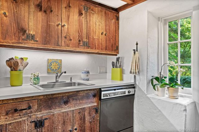 124 Seven Bridges Road, Chappaqua, NY 10514