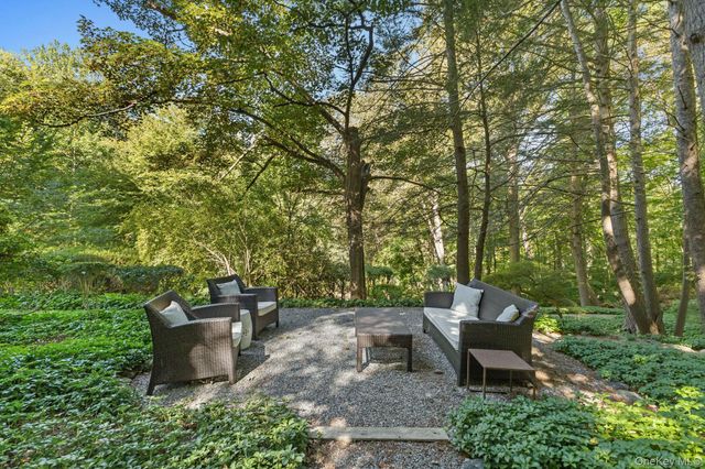 124 Seven Bridges Road, Chappaqua, NY 10514