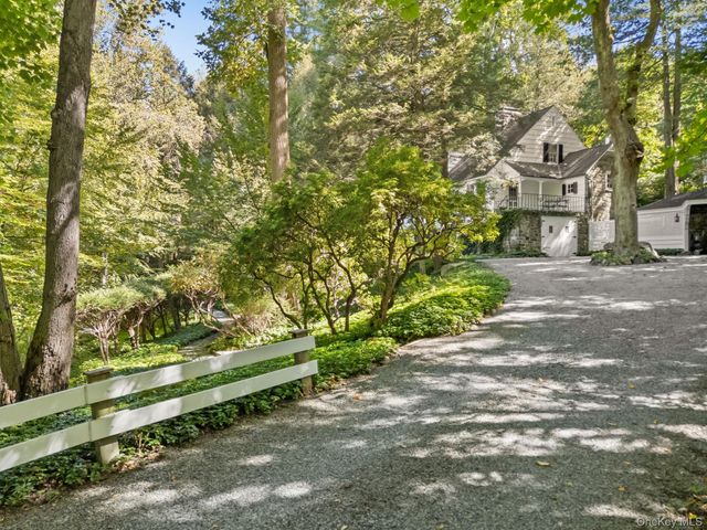 124 Seven Bridges Road, Chappaqua, NY 10514