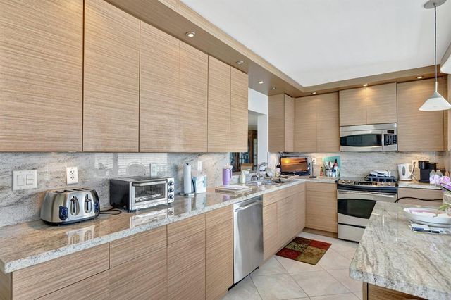 521 N Riverside Drive 1207, Pompano Beach, FL 33062