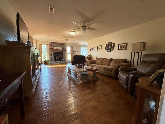 3655 Julio Road, Springdale, AR 72764