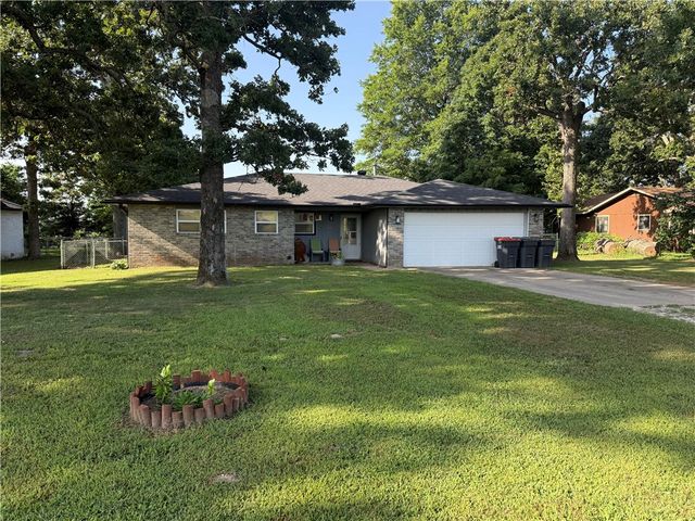 3655 Julio Road, Springdale, AR 72764