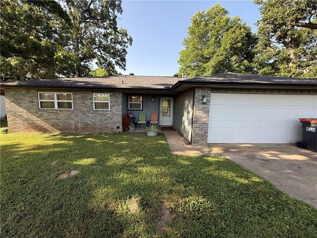 3655 Julio Road, Springdale, AR 72764