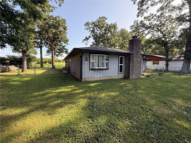 3655 Julio Road, Springdale, AR 72764