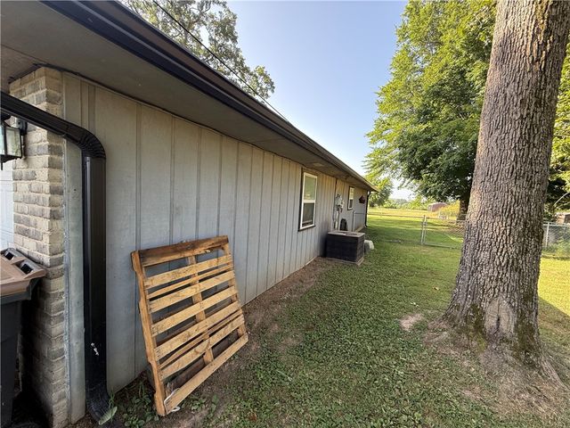 3655 Julio Road, Springdale, AR 72764