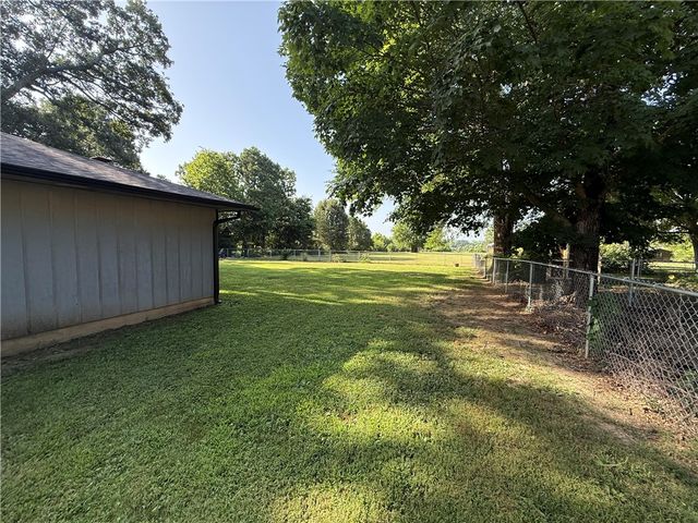 3655 Julio Road, Springdale, AR 72764
