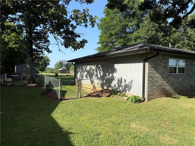 3655 Julio Road, Springdale, AR 72764