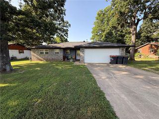 3655 Julio Road, Springdale, AR 72764