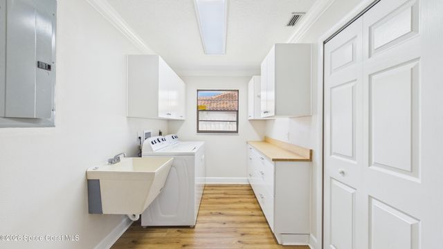 3083 Rio Pino N, Melbourne, FL 32903