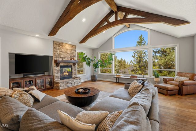 1804 NW Remarkable Drive, Bend, OR 97703