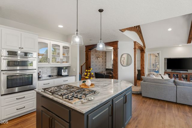 1804 NW Remarkable Drive, Bend, OR 97703