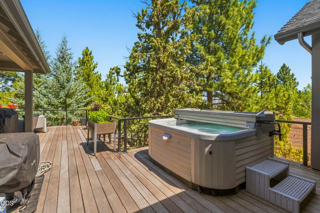 1804 NW Remarkable Drive, Bend, OR 97703