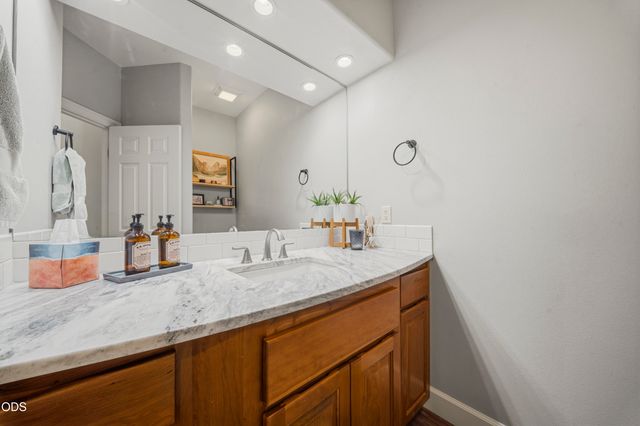 1804 NW Remarkable Drive, Bend, OR 97703