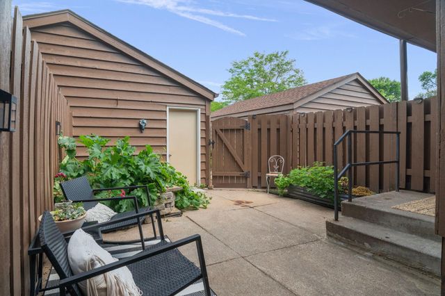 2455 Crestwood Drive, North Saint Paul, MN 55109